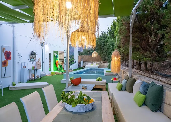 White House Βίλα Χερσόνησος