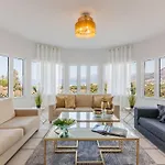 White House Villa *